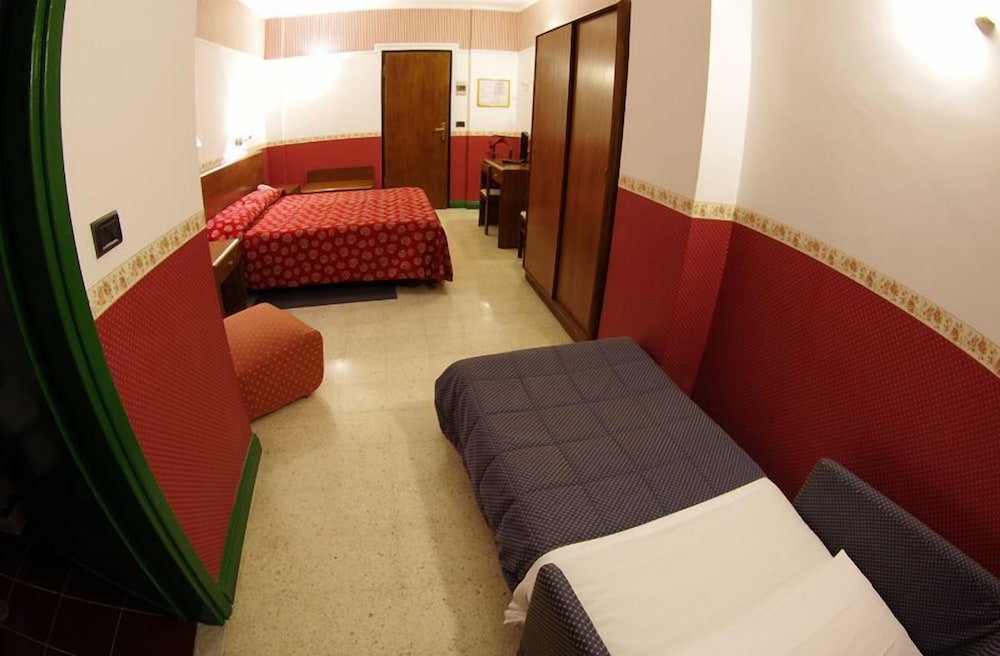 Hotel Iris Crillon 31/50