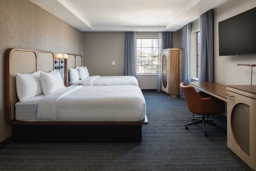 Courtyard by Marriott Santa Cruz 9/36