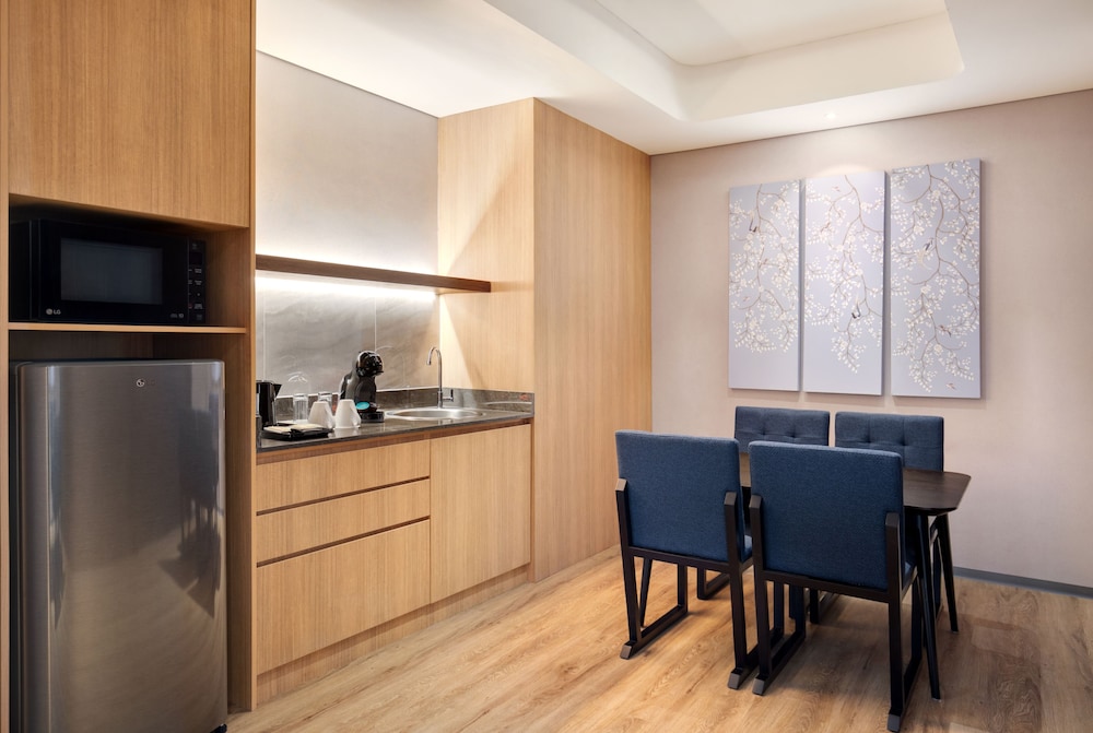 Mercure Jakarta Gatot Subroto 7/78