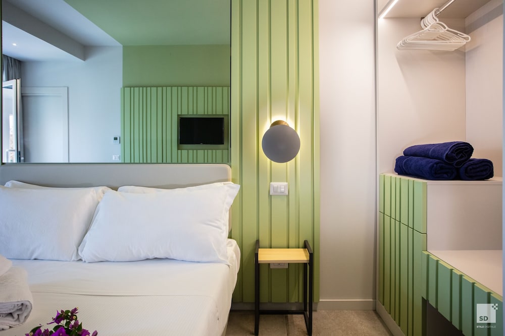 SUPERIOR, DOUBLE BED