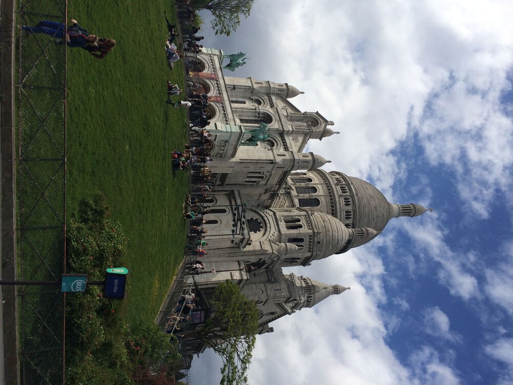 HOTEL MONTMARTRE 9/48