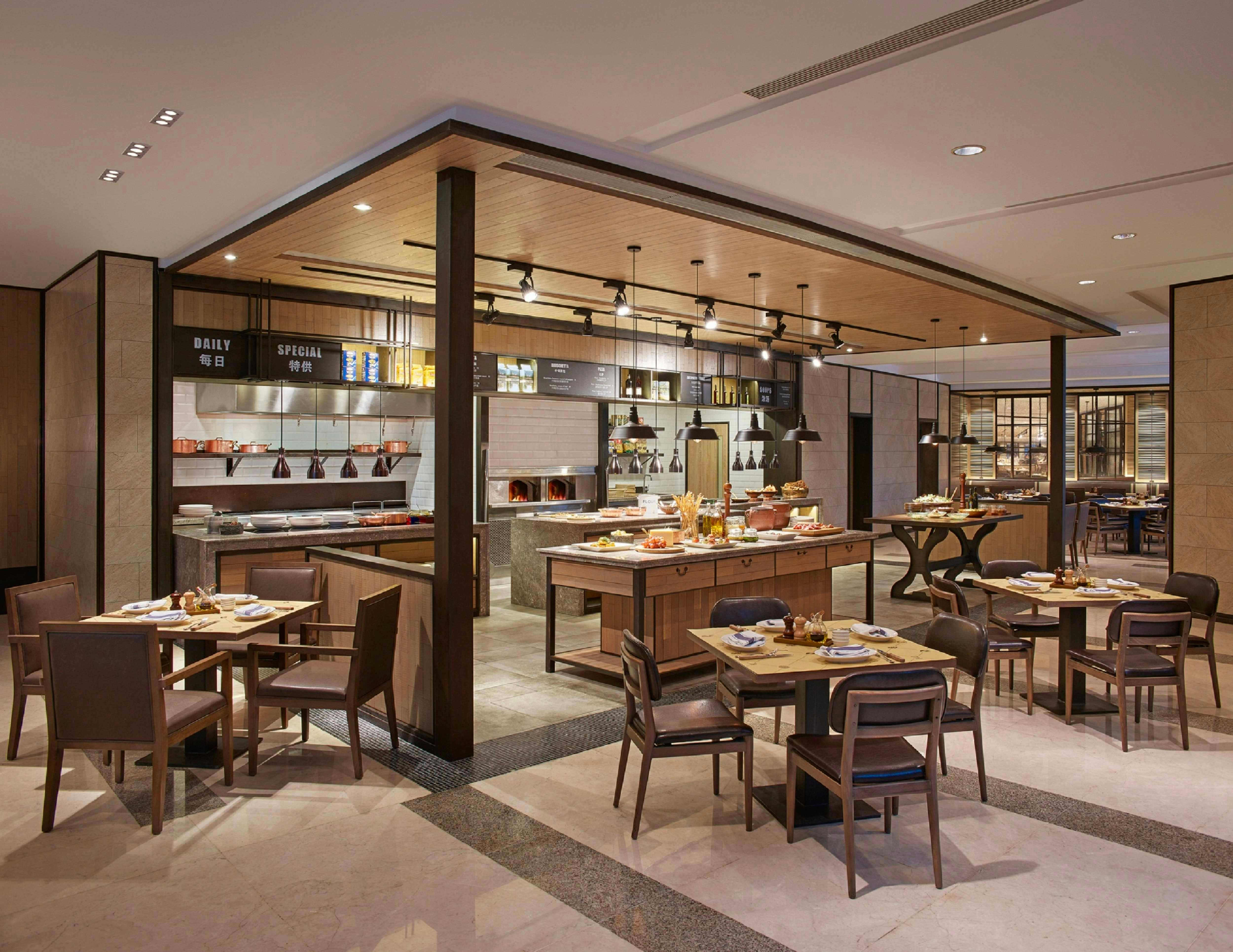 New World Wuhan Hotel 49/70