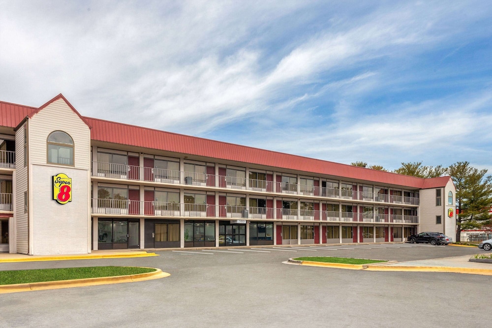 Super 8 by Wyndham Baltimore Northwest 29/40