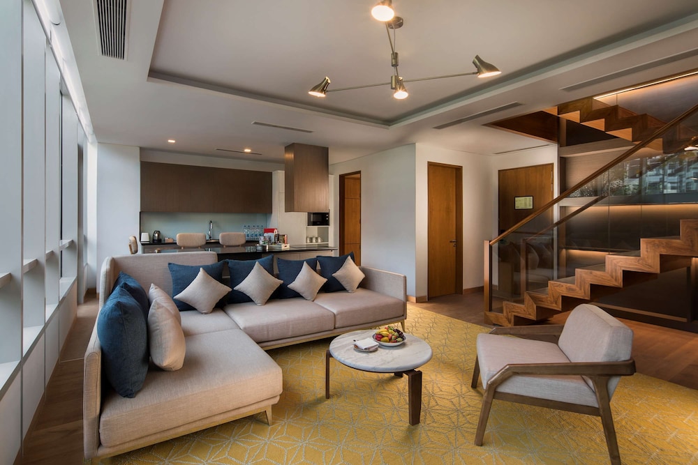 Andaz Delhi, by Hyatt 54/82