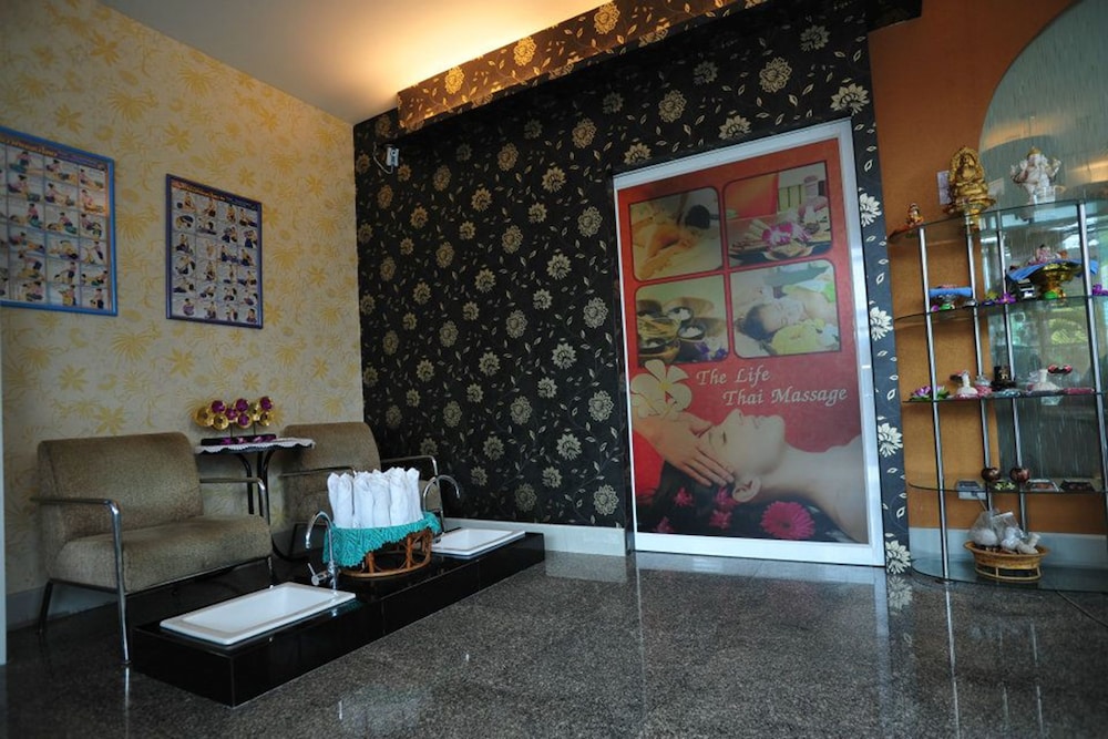 C N Hotel Patong 4/46