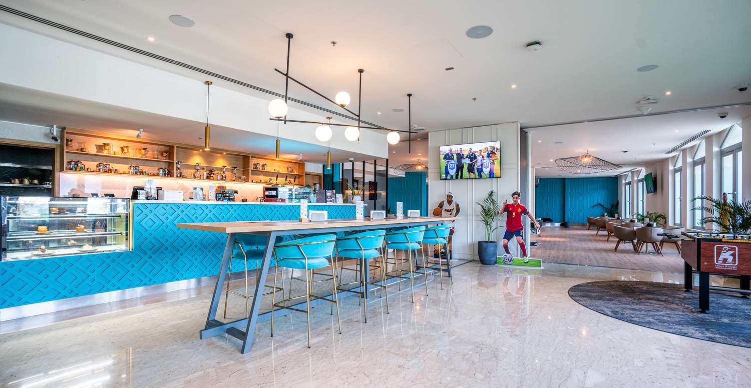 restaurant cafeteria