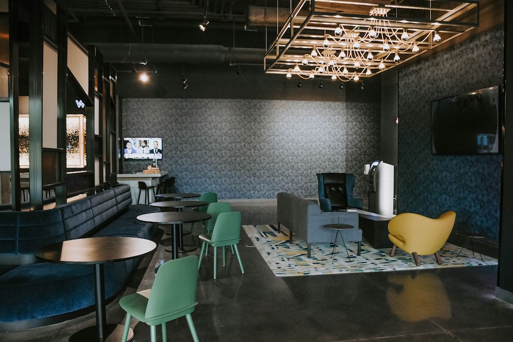 Aloft Omaha West 42/50
