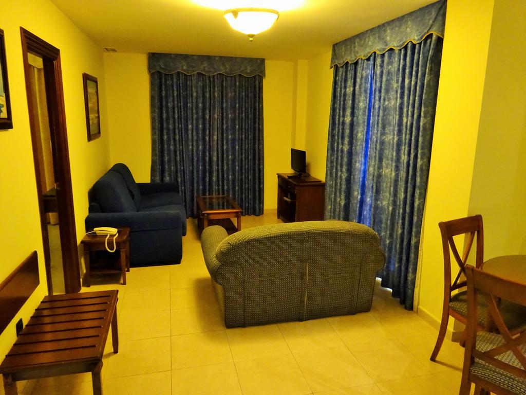 APARTAMENTOS VISTAMAR 24/33