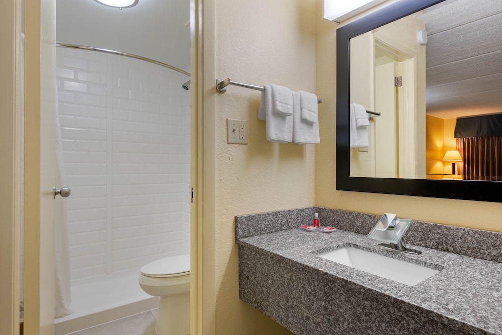 SureStay by Best Western Jacksonville Airport 46/54