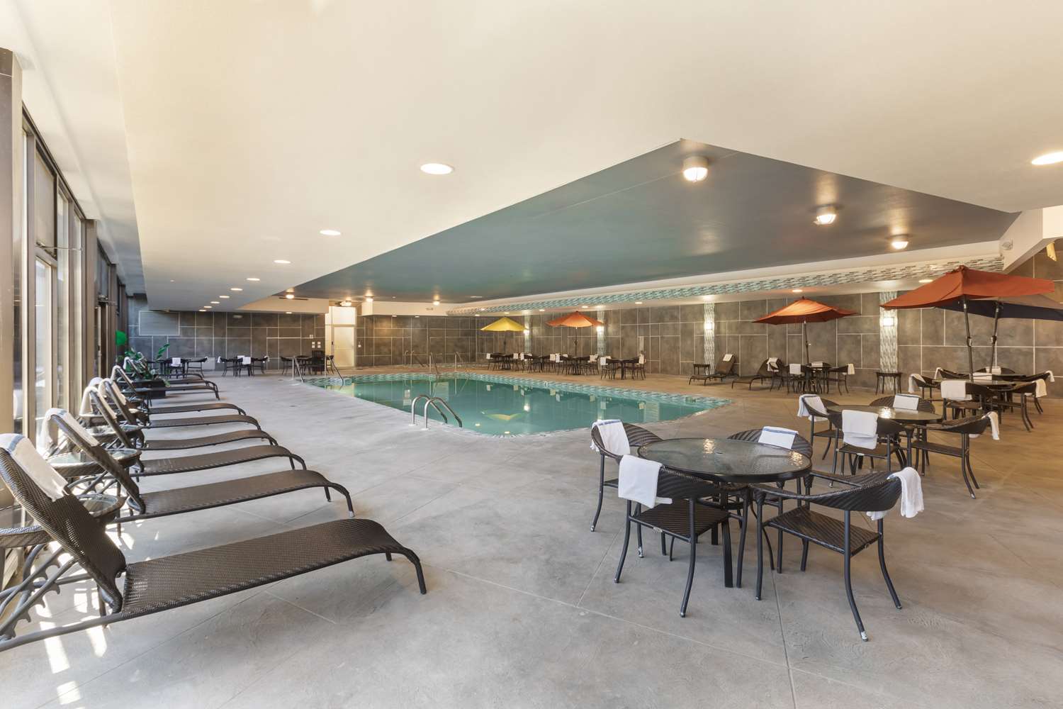 Best Western Plus Milwaukee West 38/45