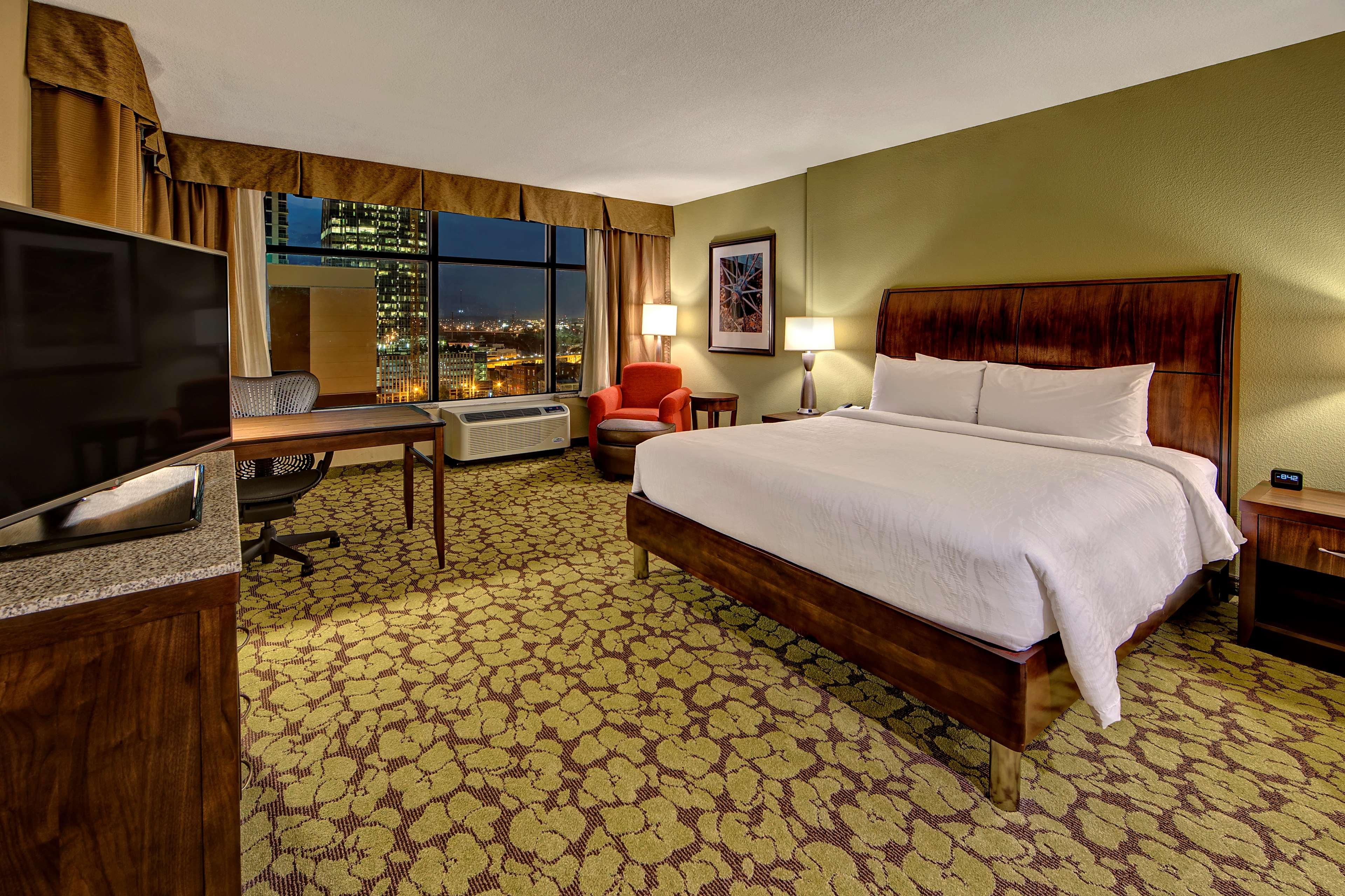ROOM, KING BED, WITH VIEW, CORNER