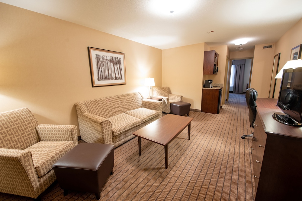 Bayview Hotel (ex Holiday Inn Express & Suites Comox Valley) 34/53