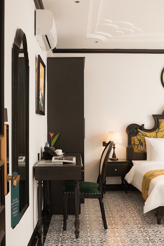غرفة ديلوكس بسرير كينج بإطلالة على المدينة بشرفة، C'Lau Hotel Ninh Binh - A Gem Nestled in Ancient Quarter 7/10