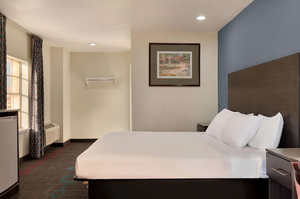 Days Inn by Wyndham Lawton 8/47