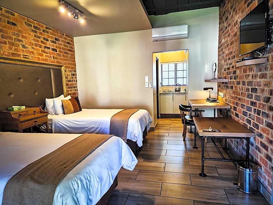THREE RIVERS LODGE & VILLA ANNA SOPHIA 6/50