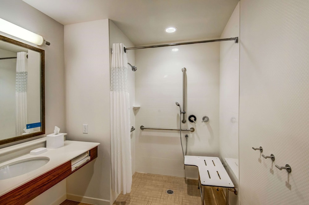 Hampton Inn Plant City 12/45