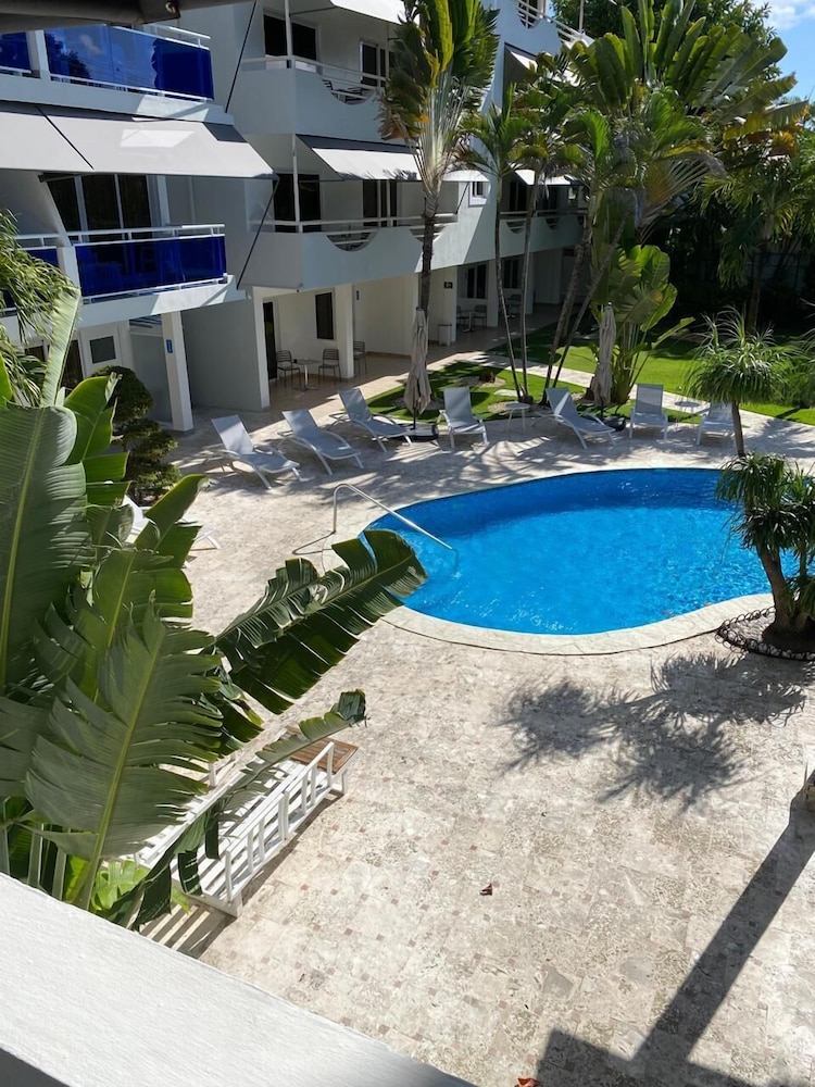 New Garden Hotel 50/59