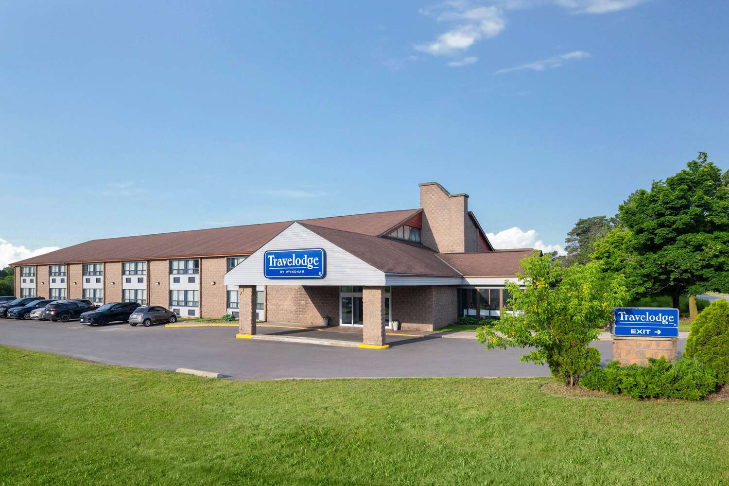 Travelodge by Wyndham Barrie on Bayfield 22/24