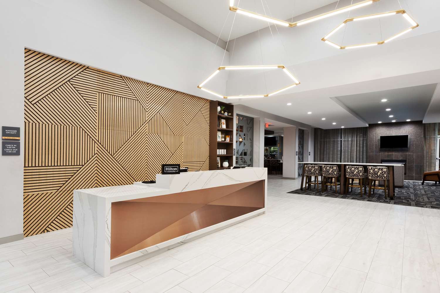 Lobby at DOUBLETREE BY HILTON DOTHAN AL, DOTHAN - AL
