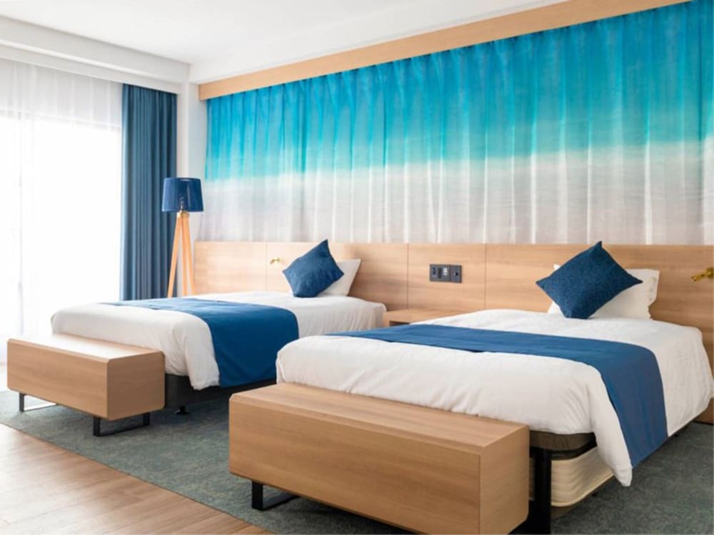 Junior Suite, Twin Beds, 2 Murphy Beds, 2 Sofa