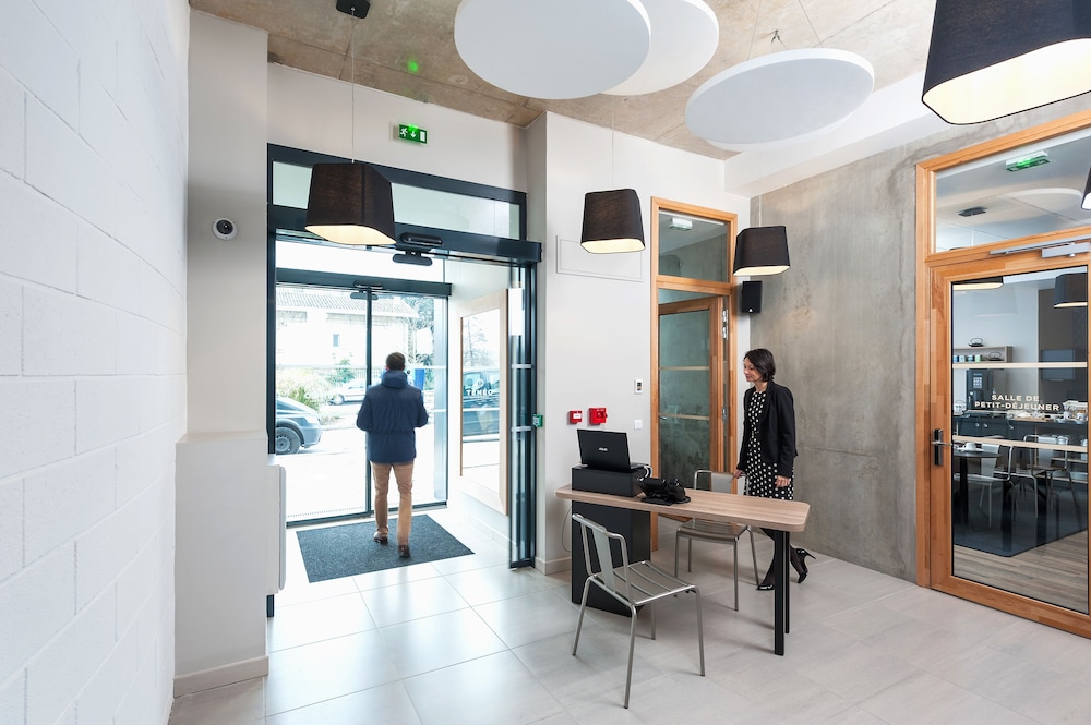 Teneo Apparthotel Talence Espeleta 24/28