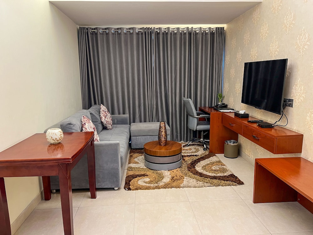 COVENTINA LAKE SUITES 44/65