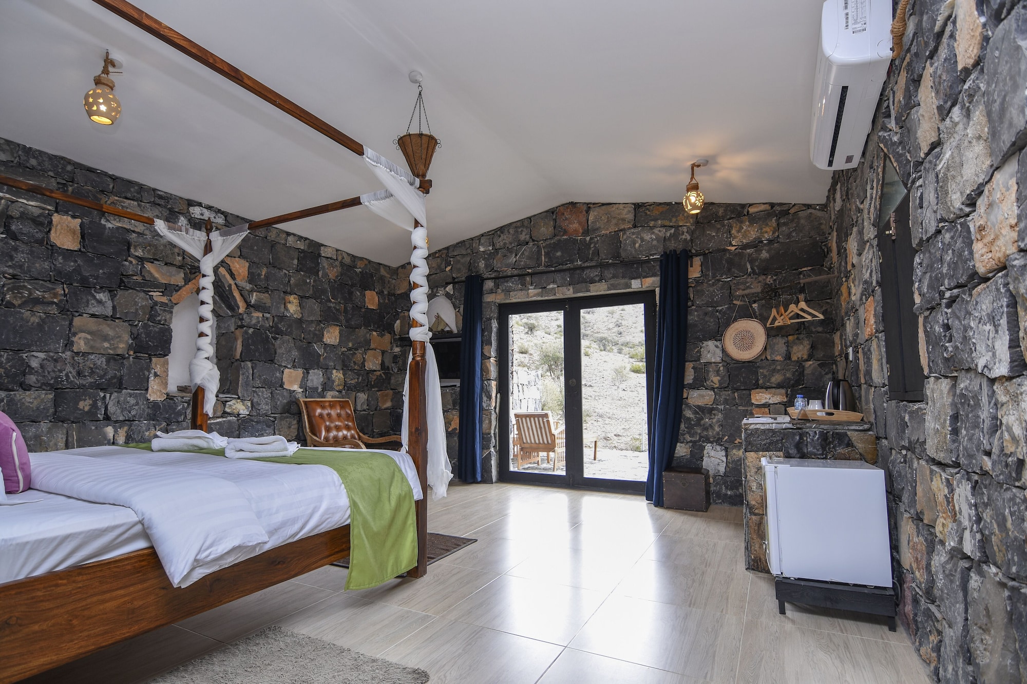 Signature, Suite, King Bed, Valley View