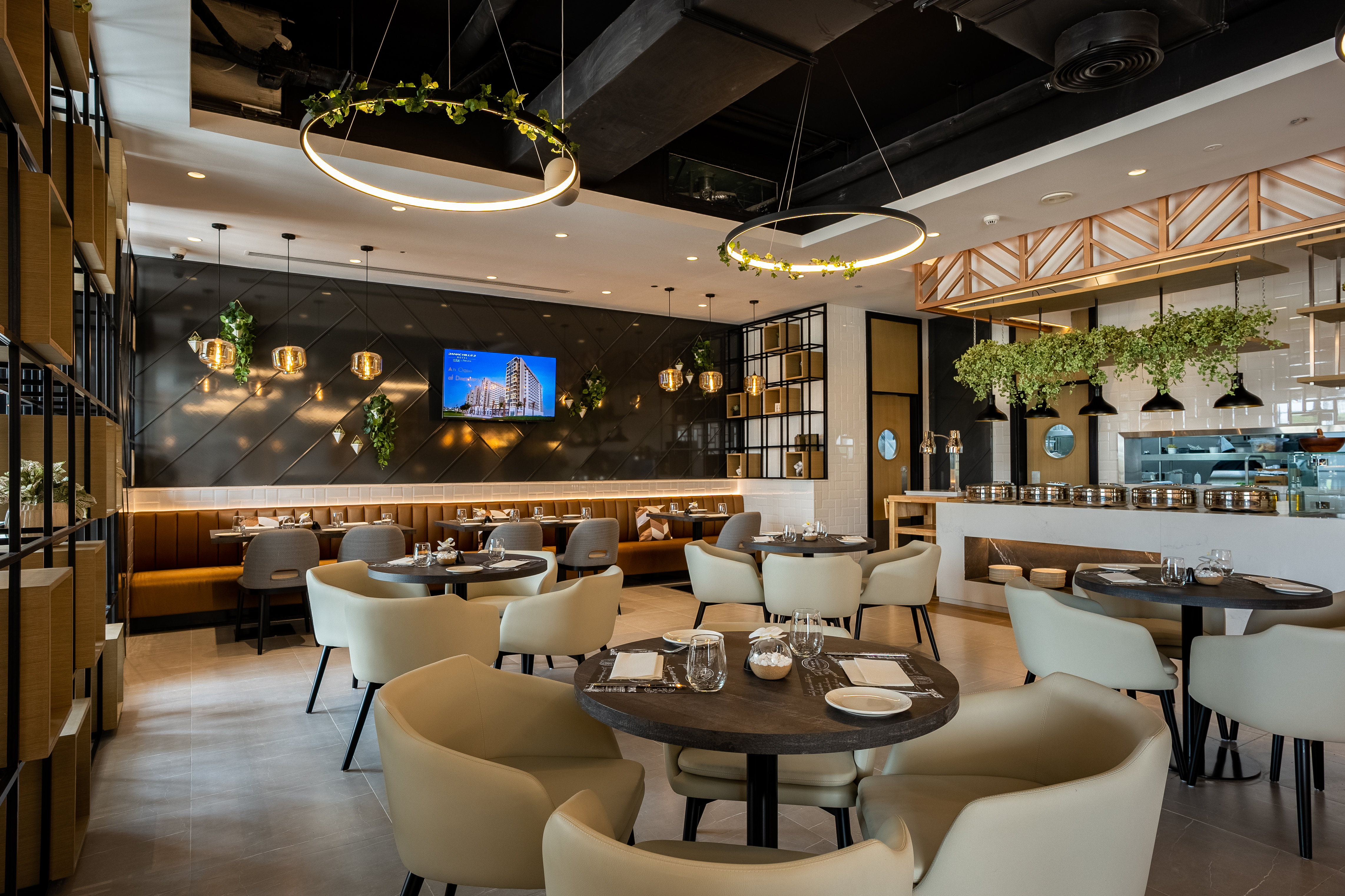 DAMAC Hills 2 Hotel - Edge by Rotana 16/18
