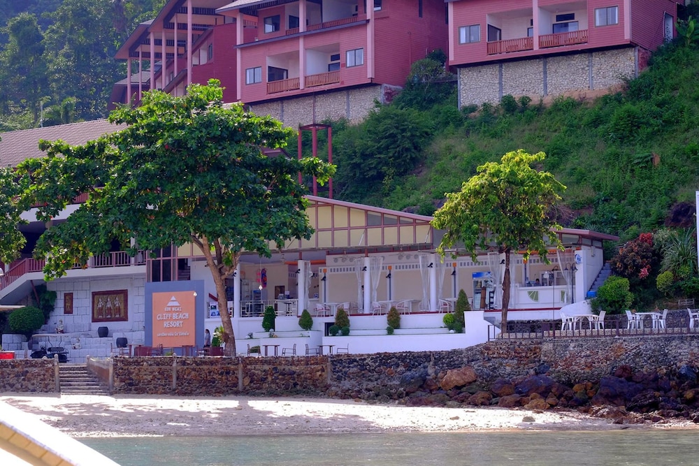 Koh Ngai Cliff Beach Resort 56/61