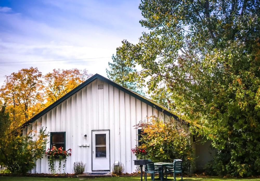 Leland Lodge 3/50