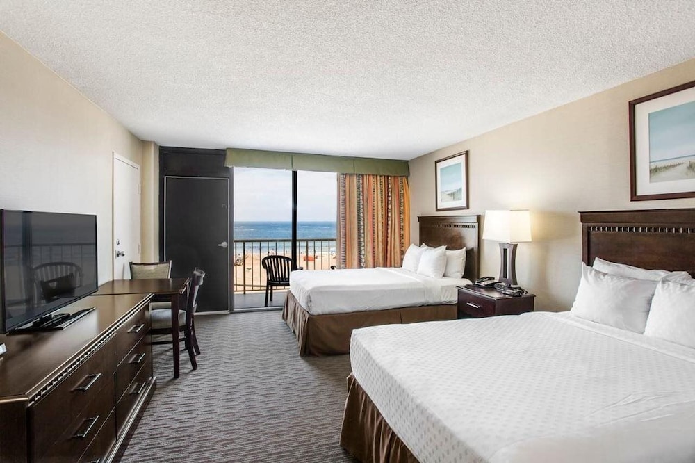 Beach Quarters Resort 11/50