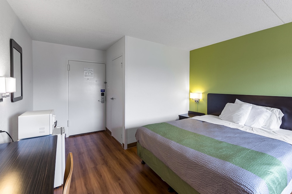 Motel6 Warminster, PA 22/48