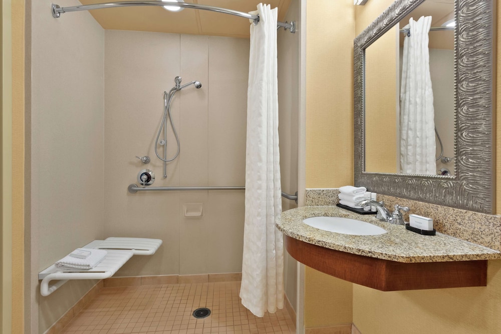 Embassy Suites by Hilton Huntsville 15/76