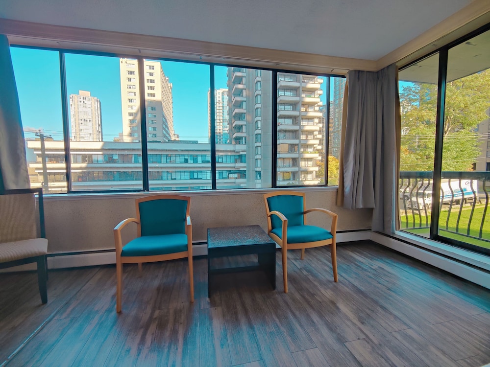 Divya Sutra Suites on Robson Downtown Vancouver 25/42