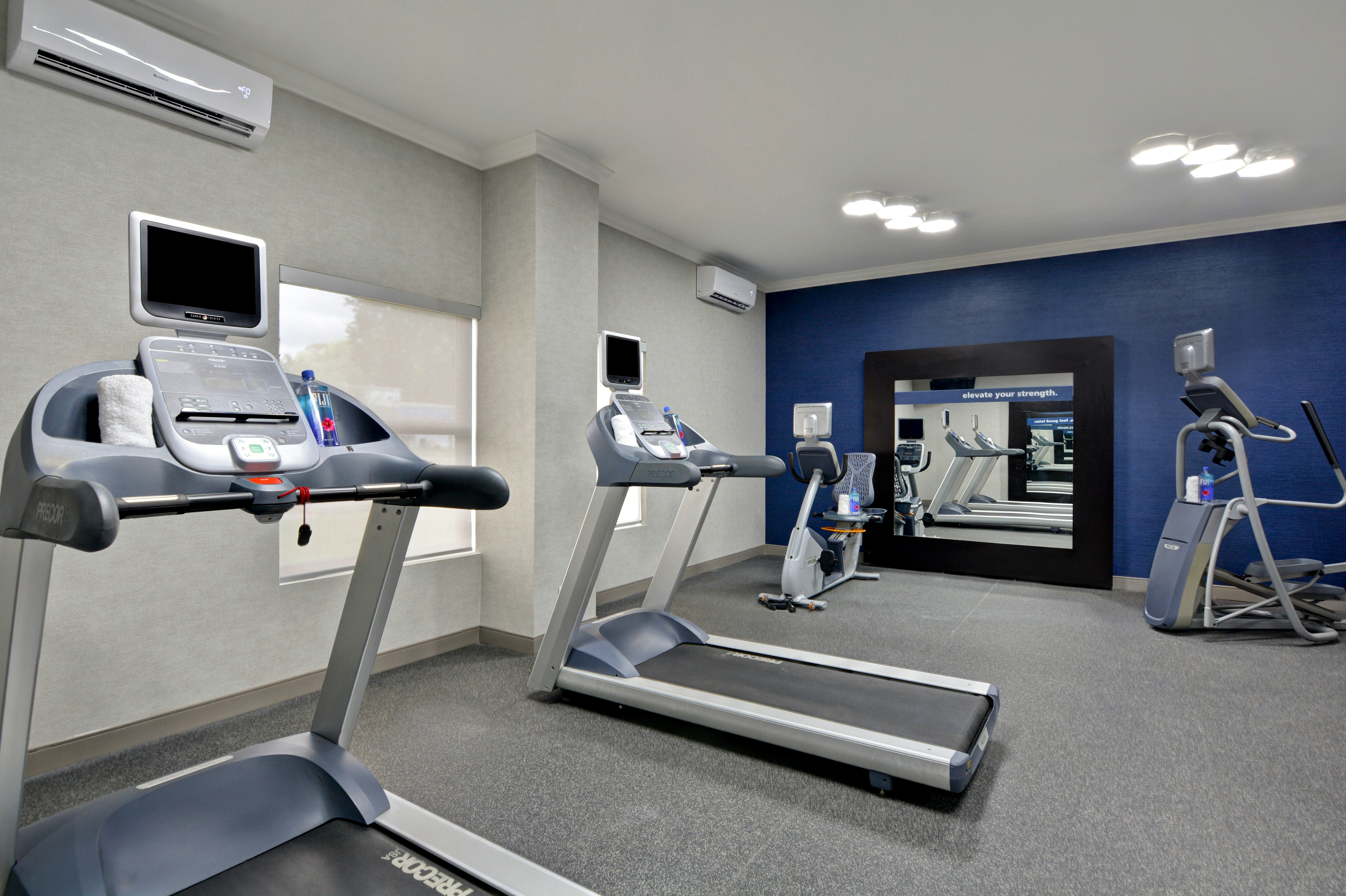 Hampton Inn Greenwood, SC 24/35