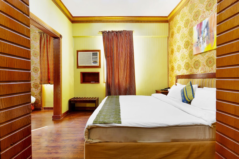 Capital O 125 Moon Plaza Hotel 23/42