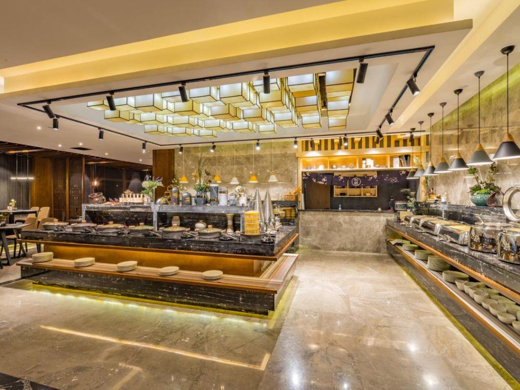 Rezen Dong Hotel (Harbin West Railway Station, Wanda Plaza) 4/17