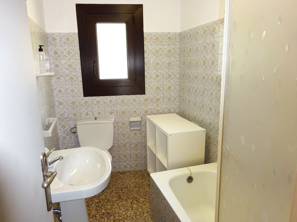 APARTAMENTOS ARINSAL 3000 54/58