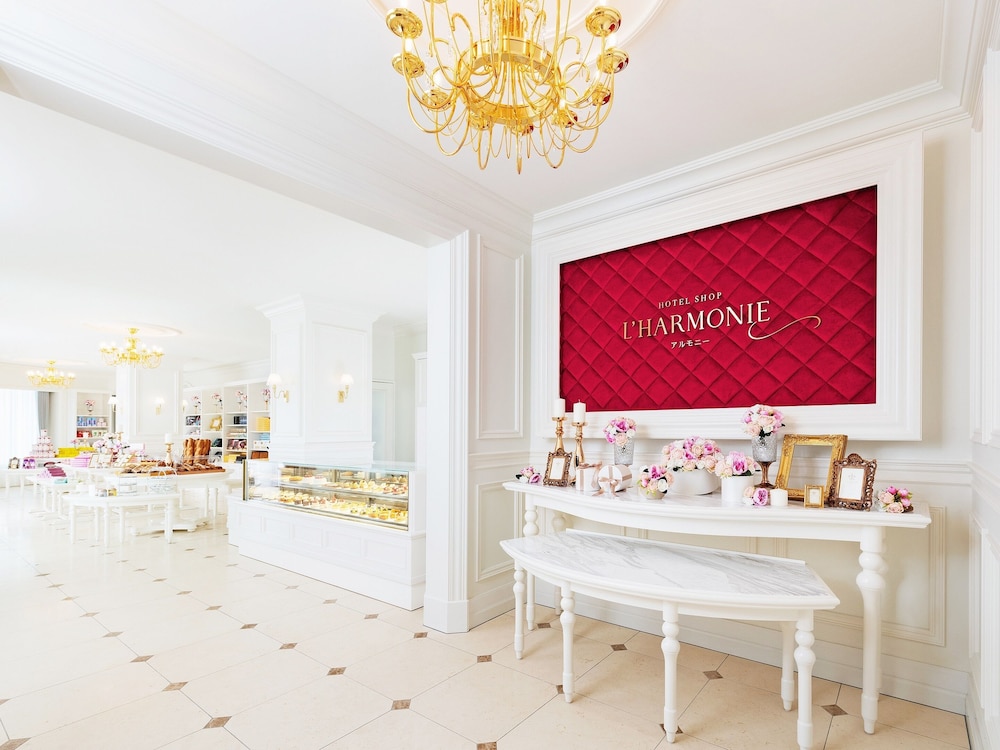 Takarazuka Hotel 7/49