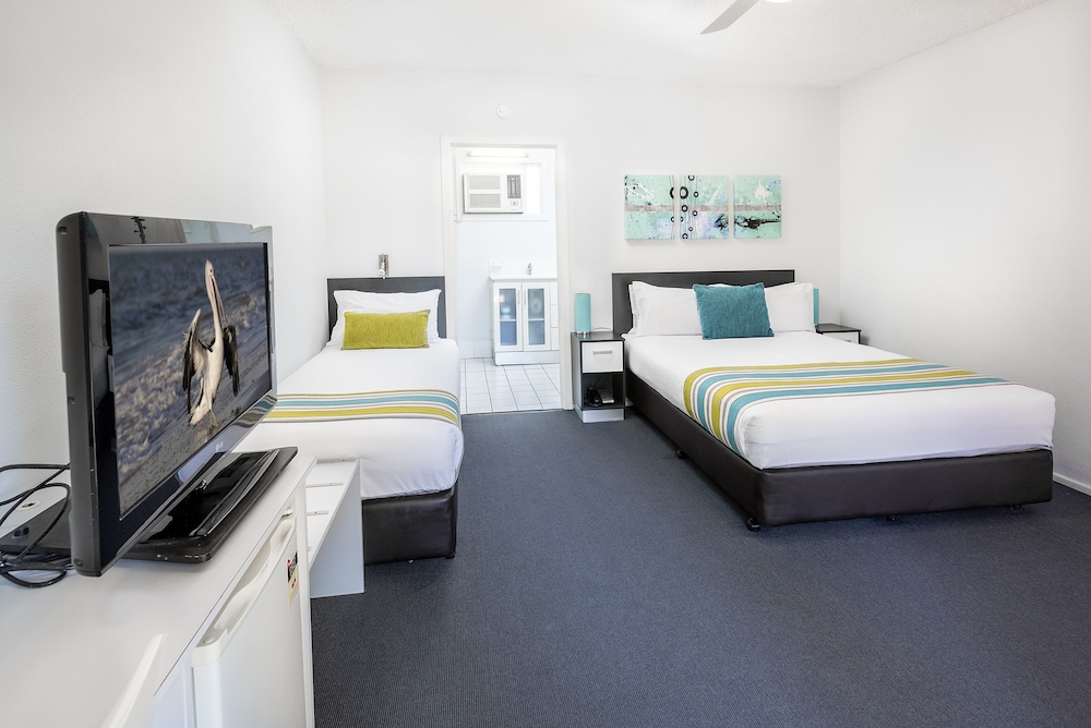 The Beach Motel Hervey Bay 22/72