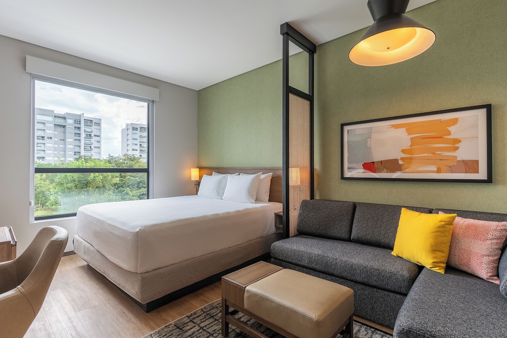 Hyatt Place Merida/ Via Montejo 17/50