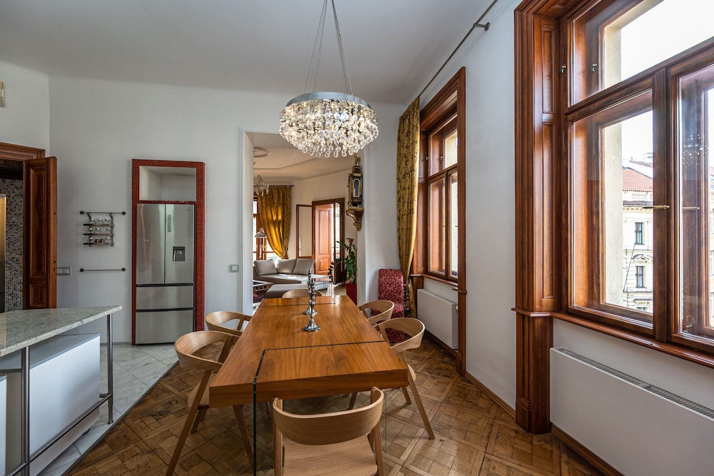 Malostranska Residence 54/72