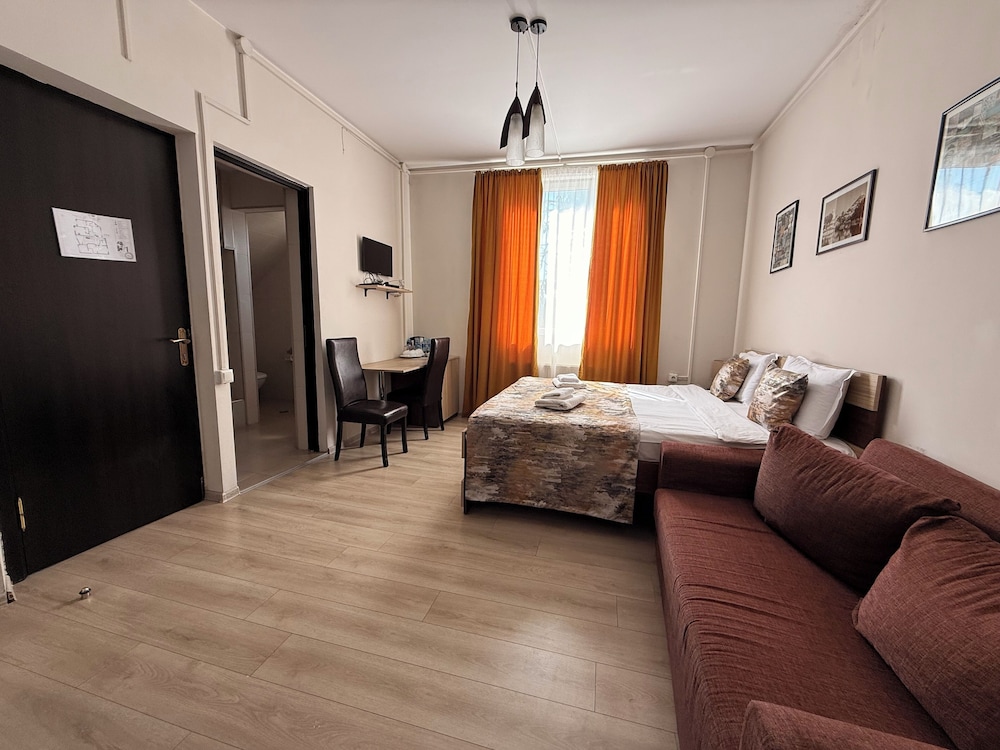 Liva Hotel (ex. Epic hotel) 32/54