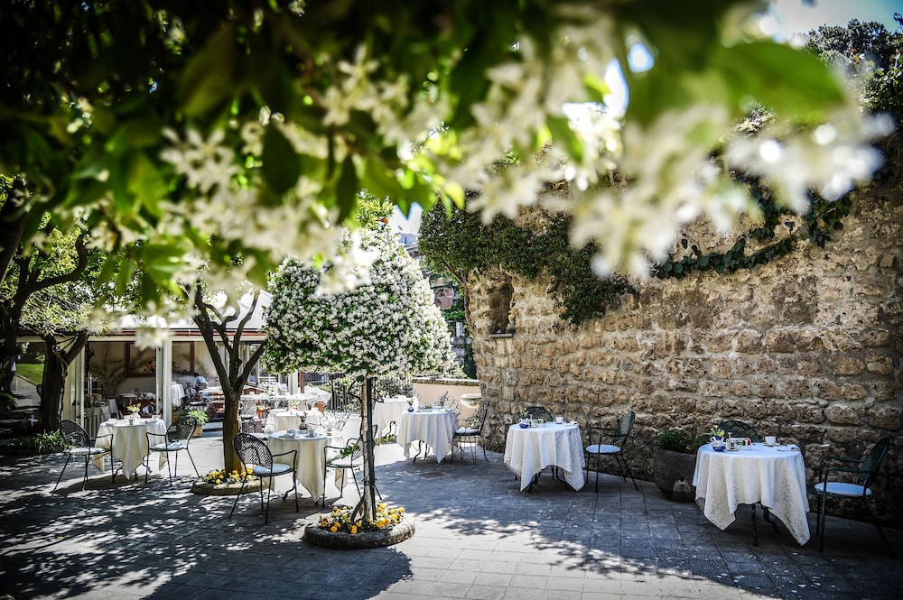 Antiche Mura Hotel 60/66