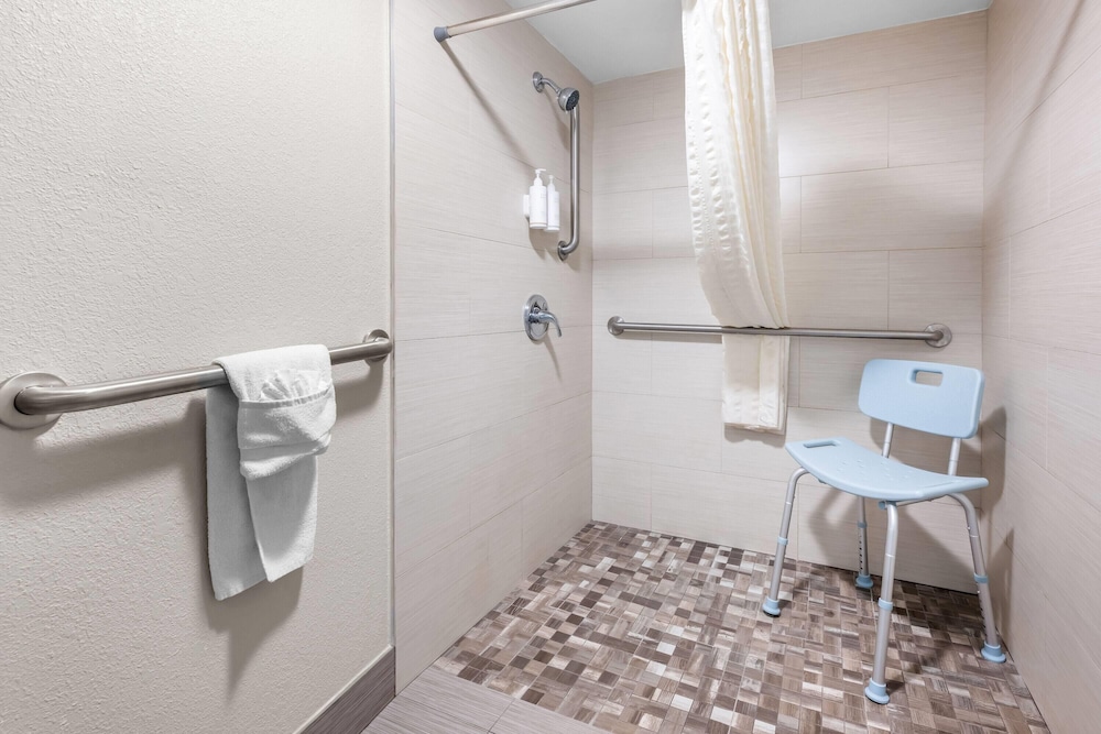 Days Inn by Wyndham Hoover Birmingham 55/56