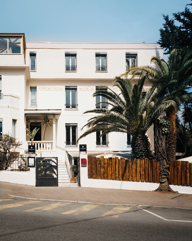 Hotel Le Petit Castel 4/47