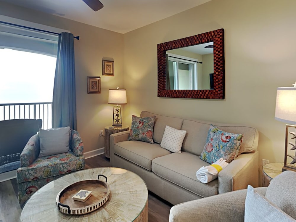 Grand Panama Beach Resort by Emerald View Resorts 39/77