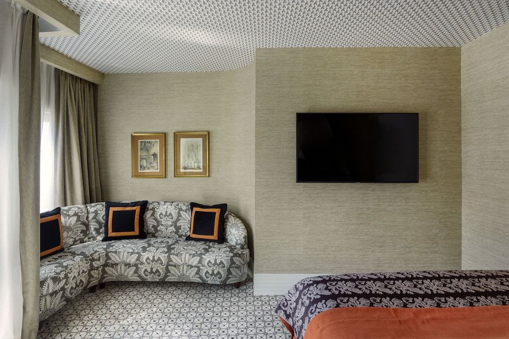 Casa Verbena Madrid, Outset Collection by Hilton 22/46