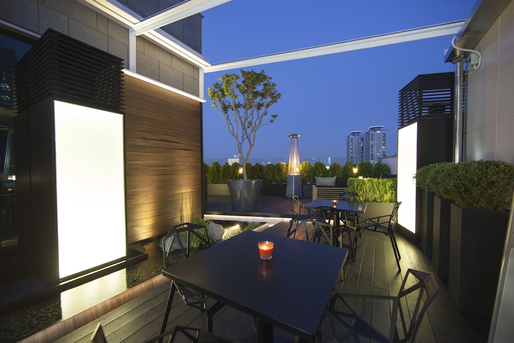 Stay B Myeongdong 24/50