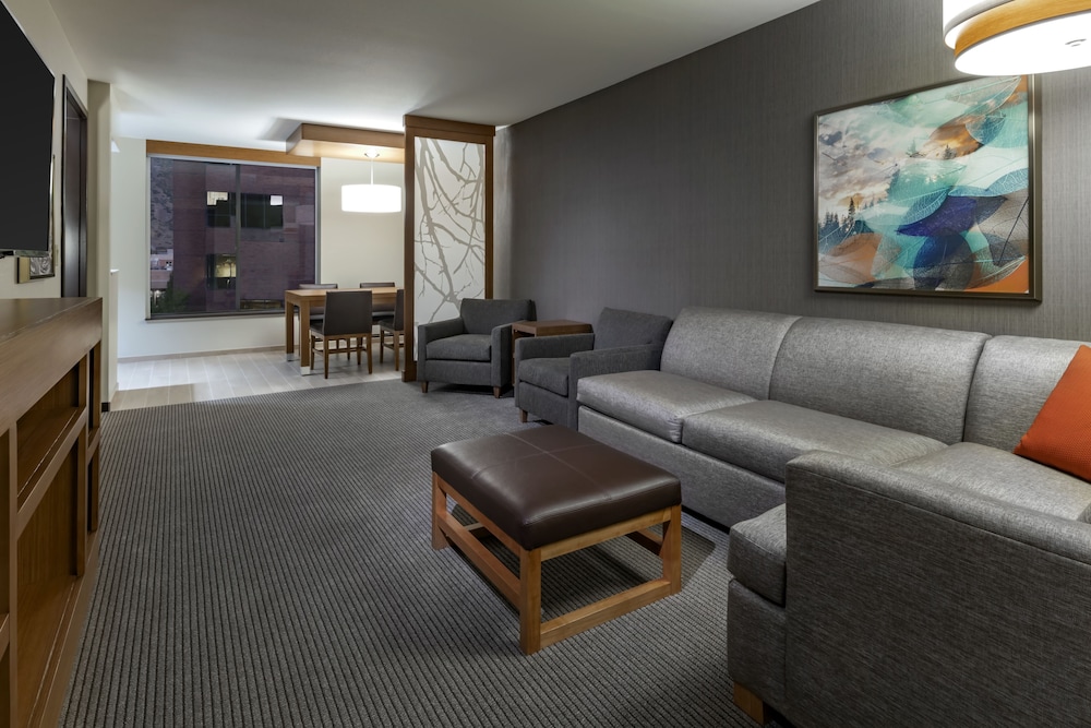 Hyatt Place Provo 33/60